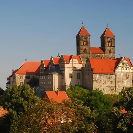 Apartment Schinkel Ferienunterkuenfte Unesco Weltkulturebe Lage Inklusive Parkplatz & Kurtaxe Quedlinburg